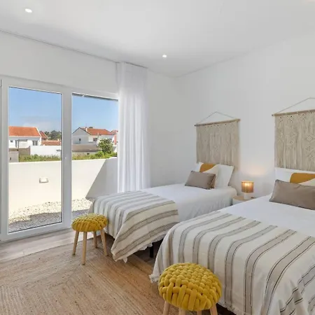 Modern With Private Pool Near Baleal 別荘