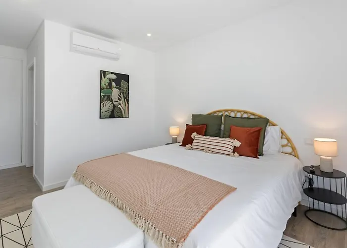 Hébergement de vacances Modern With Private Pool Near Baleal