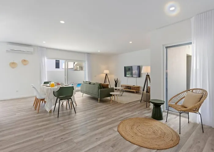 Hébergement de vacances Modern With Private Pool Near Baleal Atouguia Da Baleia