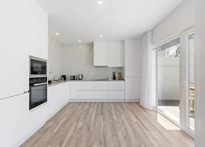 Hébergement de vacances Modern With Private Pool Near Baleal *