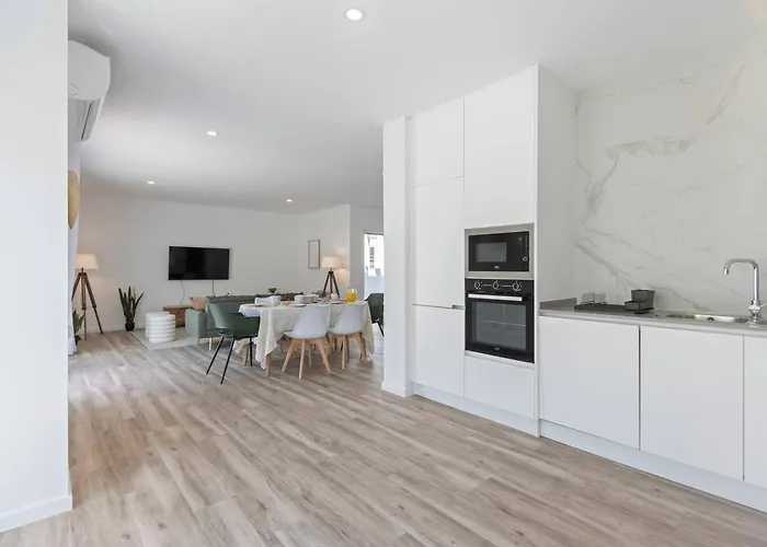 Hébergement de vacances Modern With Private Pool Near Baleal *