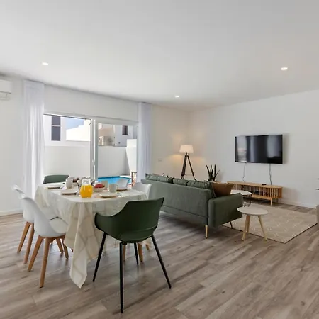 Modern With Private Pool Near Baleal فيلة