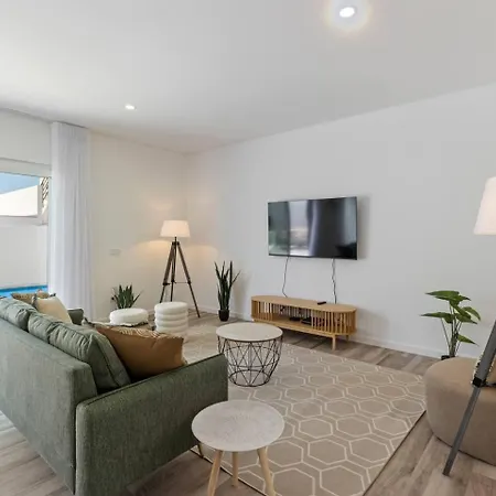 Modern With Private Pool Near Baleal